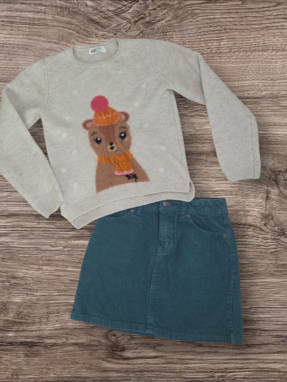 Girls H&M Sweater & Cat & Jack Green Corduroy Skirt Sz 6/7